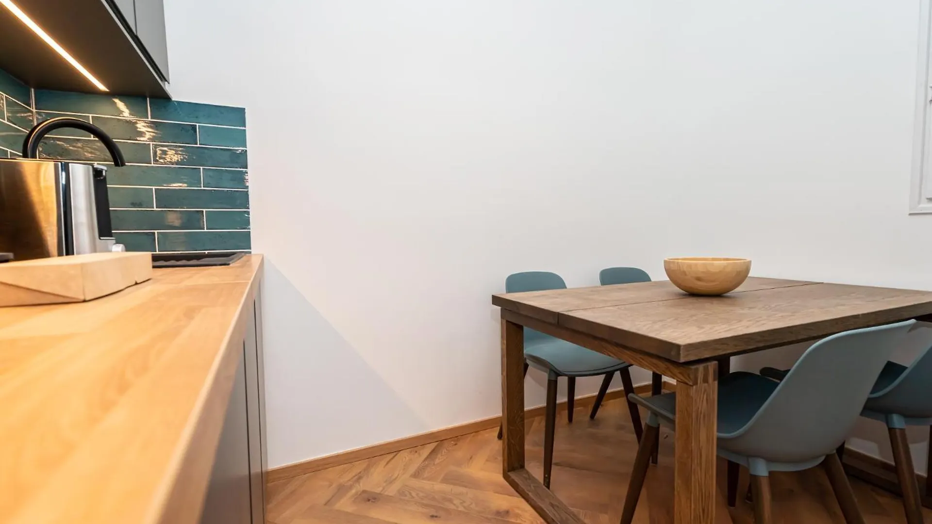 Gozsdu Court La Fontaine Apartment Budapest