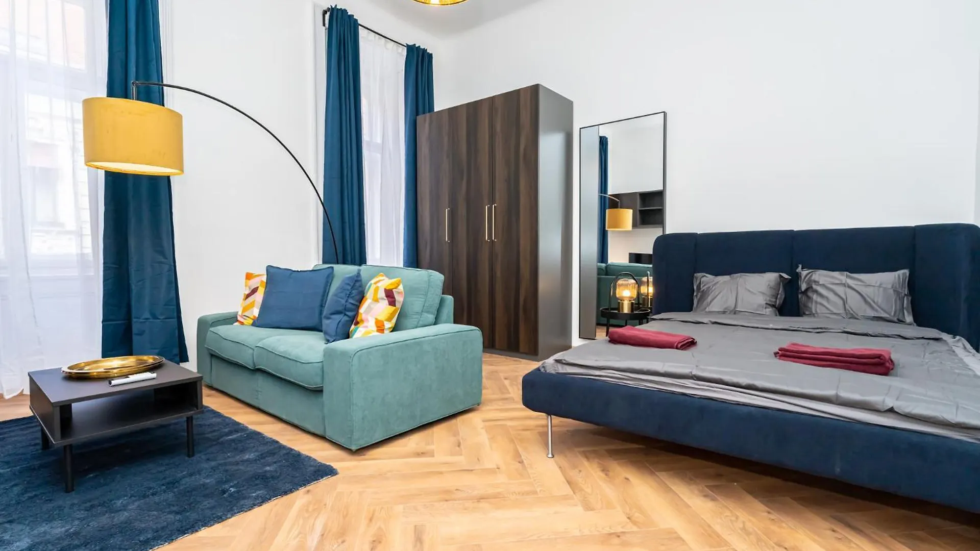 Gozsdu Court La Fontaine Apartment Budapest