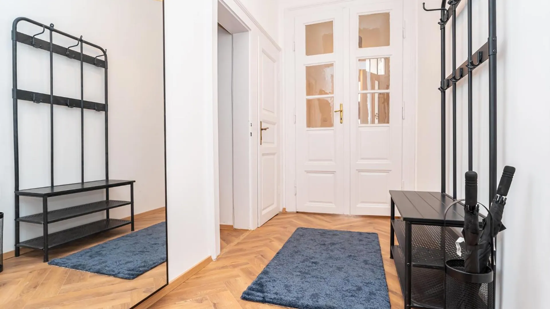 Gozsdu Court La Fontaine Apartment Budapest
