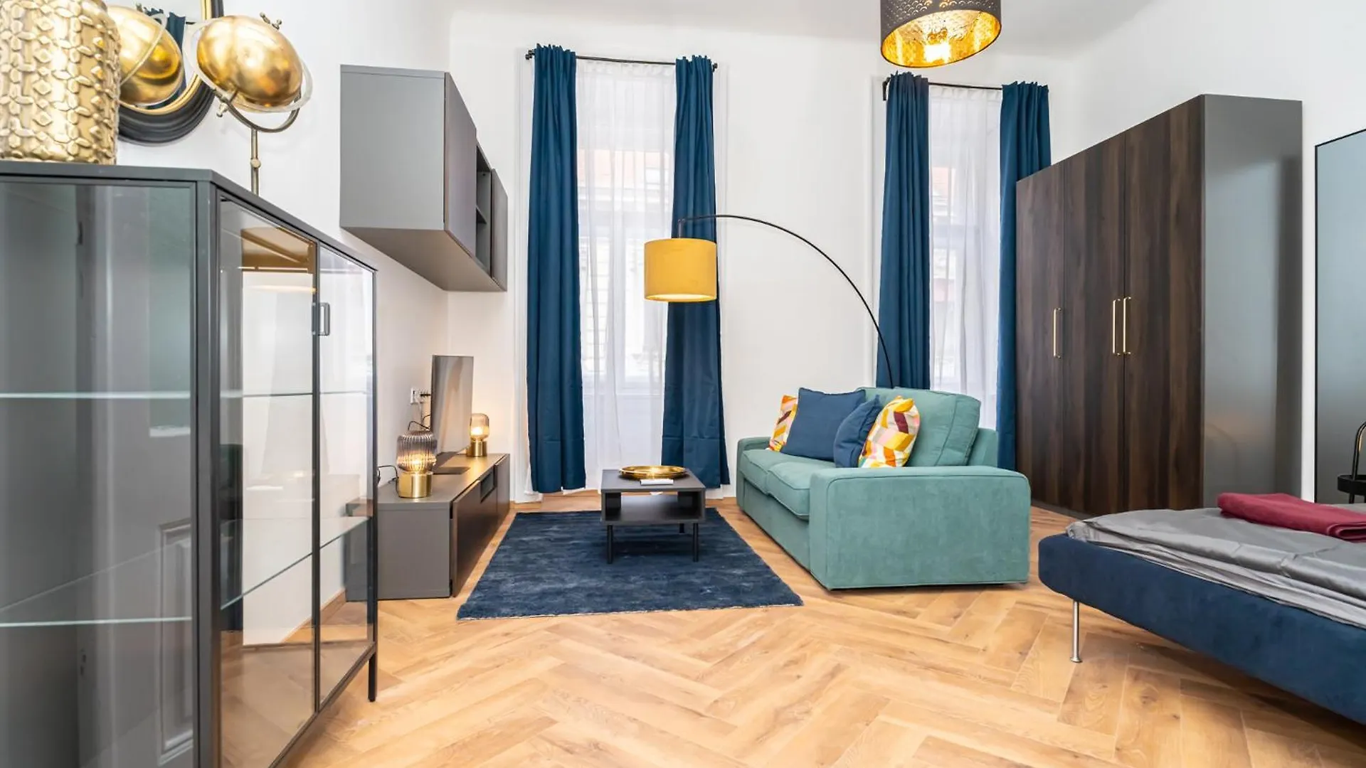 Gozsdu Court La Fontaine Apartment Budapest