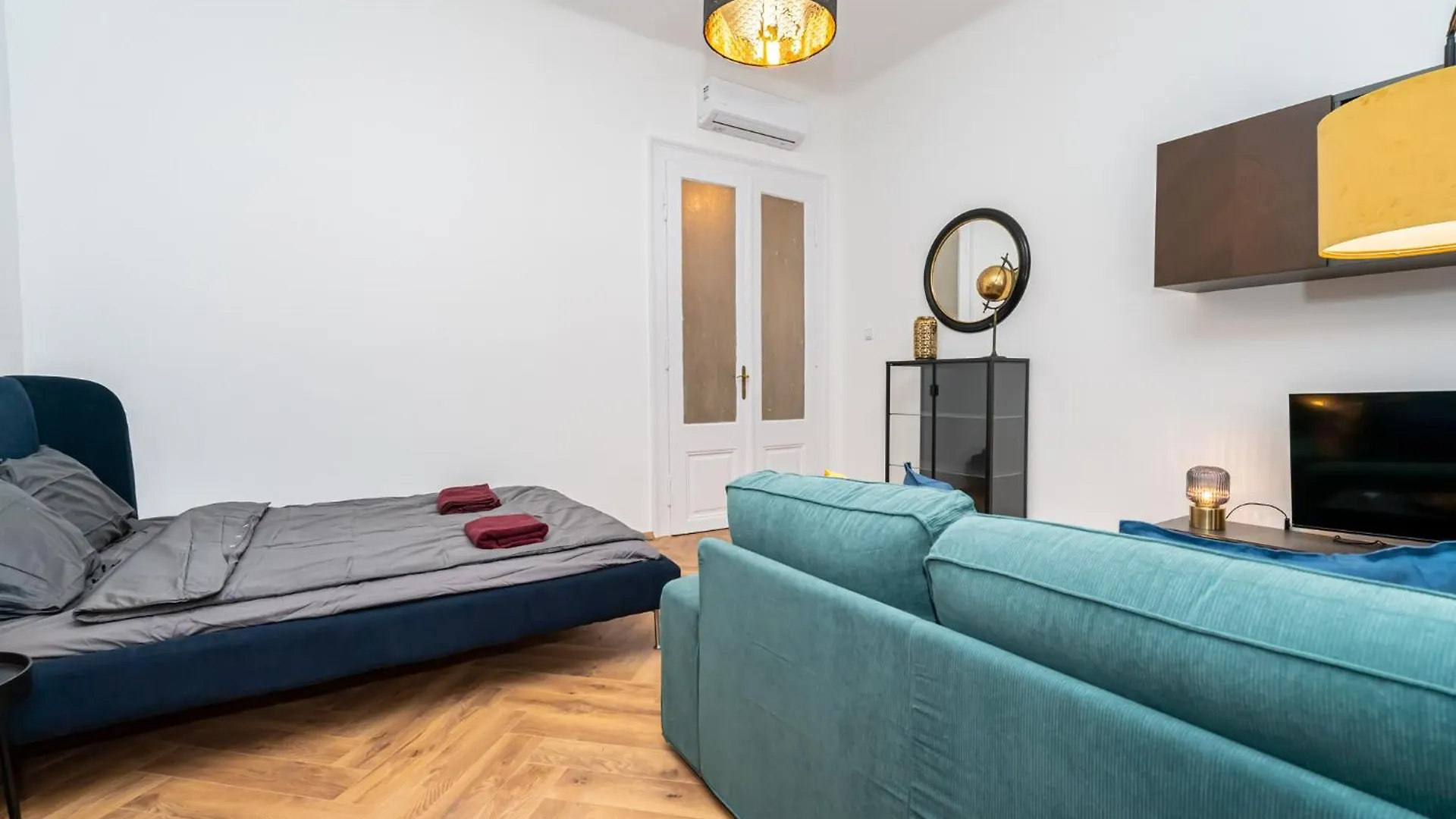 Gozsdu Court La Fontaine Apartment Budapest